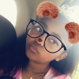 Meet your Posher, Brooke